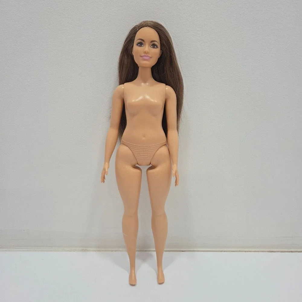 Barbie Fashionistas Doll #149 Curvy Brunette Caucasian GHW63 Nude Doll Only